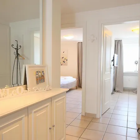 Strandnahe Ferienwohnung, Zentral Gelegen, Wlan Und Balkon, Andreas Dirks-str. 1 Apartman